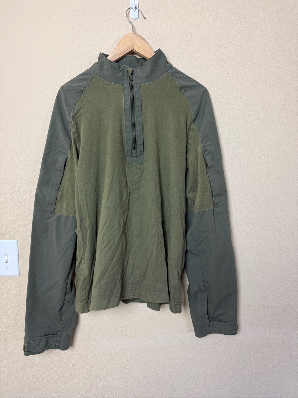 Under Armour Men’s Green Tactical Combat Shirt Size XL